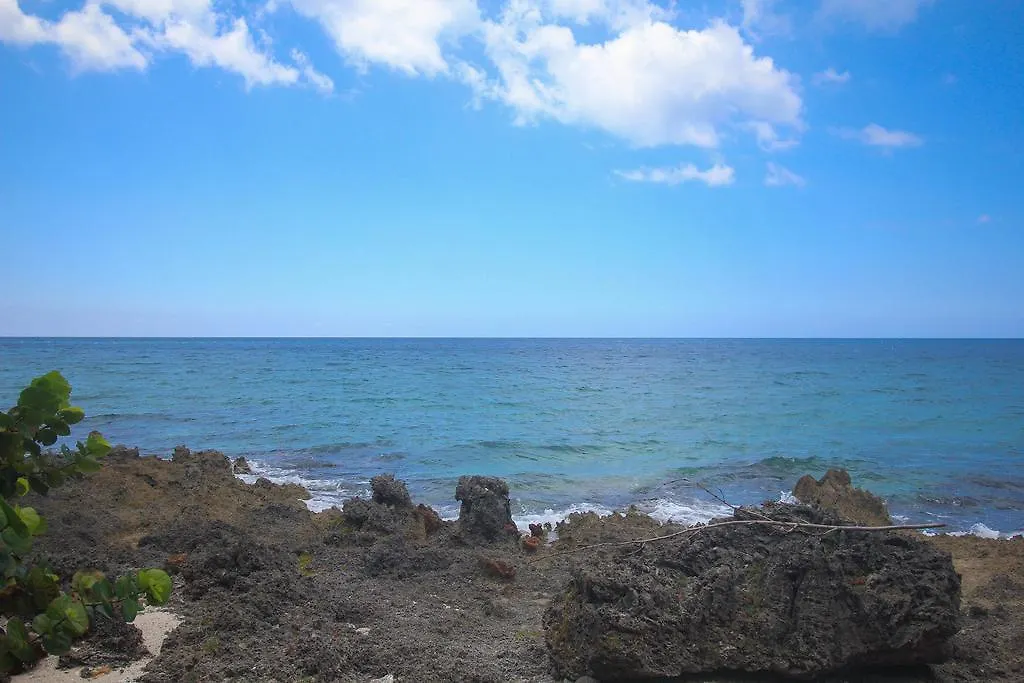Holiday home Cottages On Half Moon Beach Green Island